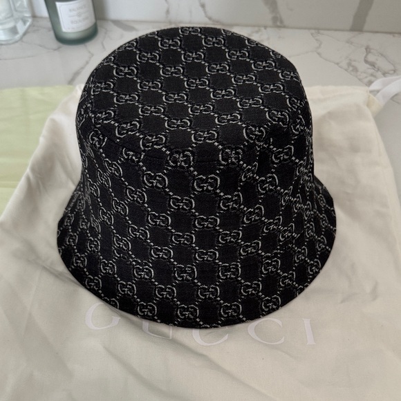 Gucci Monogram Black Bucket Hat - Picture 1 of 3